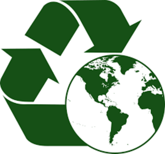 Logo Recyclage avec planète Terre en couleur verte