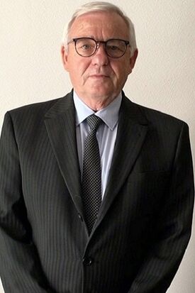 Jean-Pierre LEGRAND, Adjoint à l'Administration Générale (Police,Urbanisme...), aux Travaux et aux Equipements, Délégué Titulaire au SIAC et aux Scènes Mitoyennes Jean-Pierre LEGRAND, Adjoint à l'Administration Générale (Police,Urbanisme...), aux Travaux et aux Equipements, Délégué Titulaire au SIAC et aux Scènes Mitoyennes