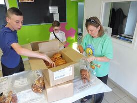 Vente de petits pains et croissants par les jeunes du CAJ ATLANTIS - Dimanche 23 Juillet 2019