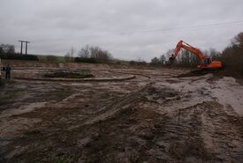 Travaux d'aménagement de l'étang de Neuville Saint-Rémy