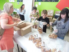 Vente de petits pains et croissants par les jeunes du CAJ ATLANTIS - Dimanche 23 Juillet 2019
