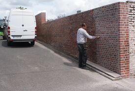 Rejointoiement du mur du parking de la salle Anquetil