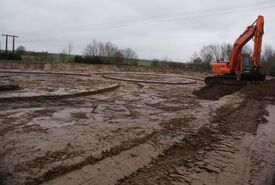 Travaux d'aménagement de l'étang de Neuville Saint-Rémy