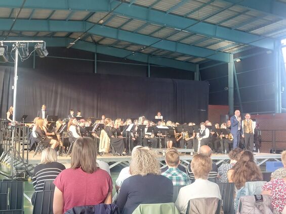 LOUIS DE FUNES en concert par l'orchestre d'harmonie de Neuville Saint-Rémy