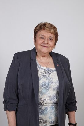 Nadine PLUVINAGE, Adjointe à l'Education et à la Vie Scolaire, Délégué Suppléant au SIDEC et aux Scènes Mitoyennes Nadine PLUVINAGE, Adjointe à l'Education et à la Vie Scolaire, Délégué Suppléant au SIDEC et aux Scènes Mitoyennes