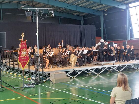 LOUIS DE FUNES en concert par l'orchestre d'harmonie de Neuville Saint-Rémy