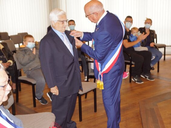 Remise des médailles du travail, d'honneur agricole, de la famille et Jeunesse et Sports