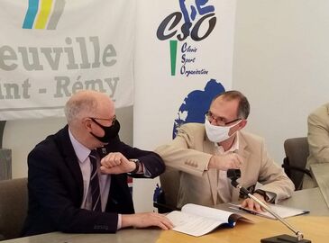Signature de la convention pour la course cycliste internationale du 4 septembre 2021 Signature de la convention pour la course cycliste internationale du 4 septembre 2021