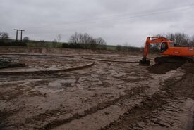 Travaux d'aménagement de l'étang de Neuville Saint-Rémy